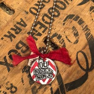 Cute Oklahoma Sooners necklace
